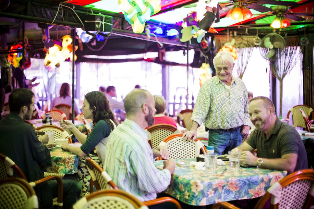 Richard Thomas at R. Thomas Deluxe Grill Photo: The New York Times.