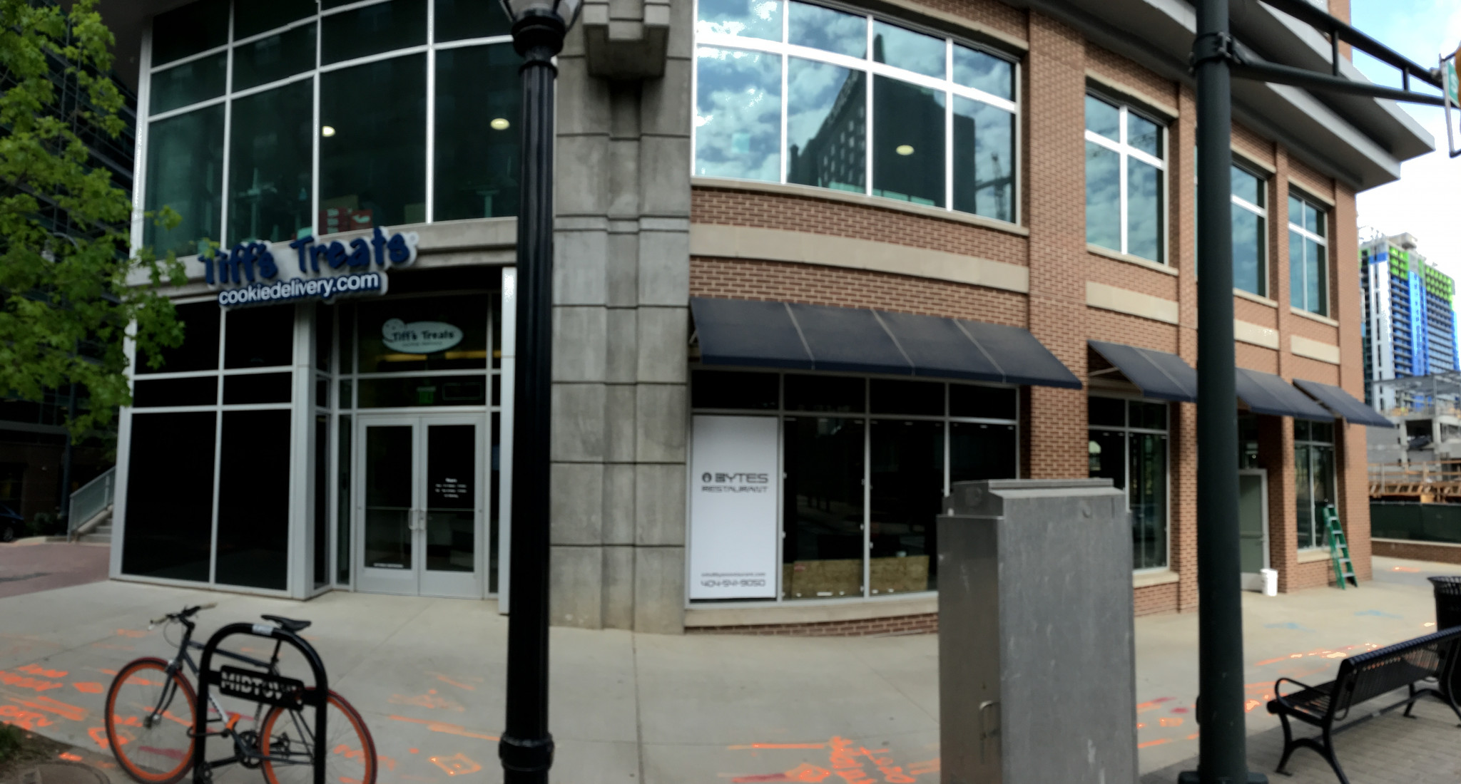Bytes Restaurant is adjacent Tiff's Treats in Square on Fifth
