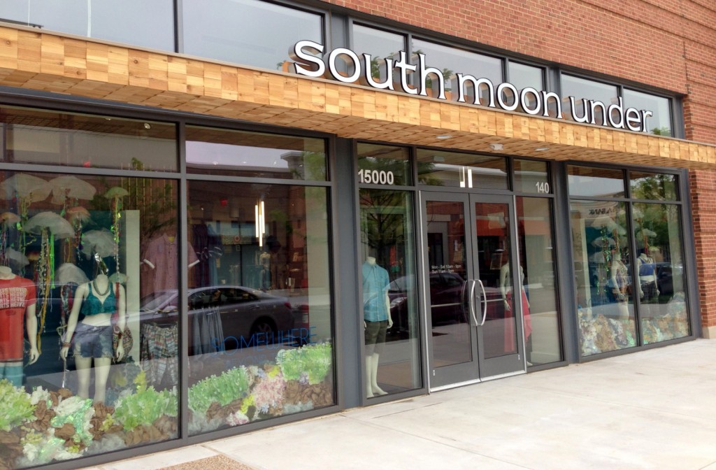 South Moon Under, Stone Bridge Shopping Center, Virginia